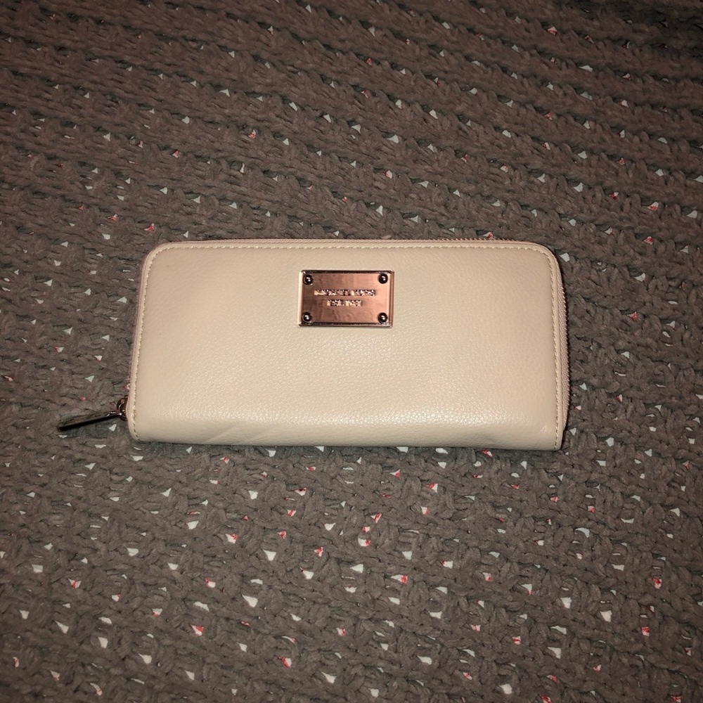 New Michael Kors White Wallet